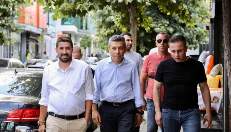 Lëvizja Demokratike sot filloi mbledhjen e nënshkrimeve për themelimin e partisë