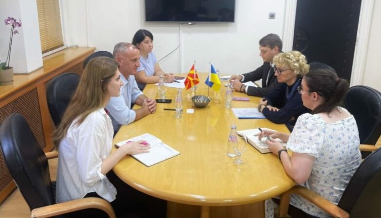 Mexhiti takon ambasadoren e Ukrainës në Shkup, Larisa Dir