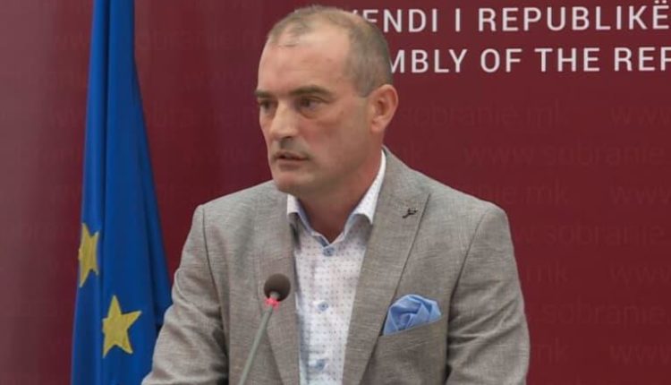Deputeti i ASH-së, Halil Snopçe: I turpshëm emërtimi 20% për gjuhën shqipe