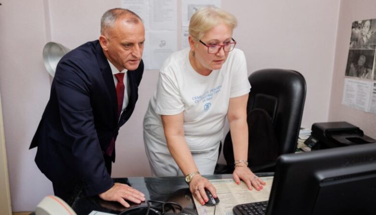 Mexhiti ndjek nga afër përshkrimin e terapisë kronike, reforma e shumëpritur nga pacientët