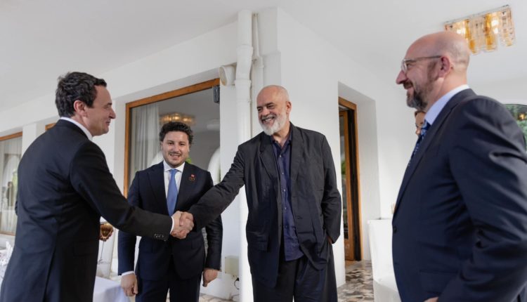 Kurti takim ‘kokë më kokë’ me Ramën në Slloveni, Minxhozi jep detaje