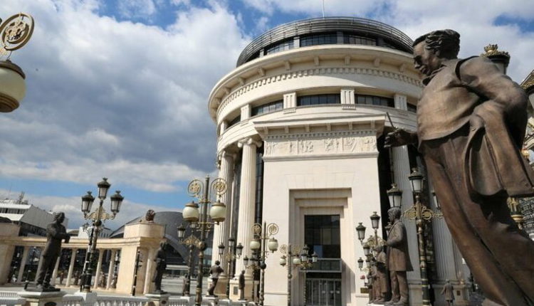 Punëtorët e Prokurorisë Publike në grevë, kërkojnë rritje të pagave për 78 përqind