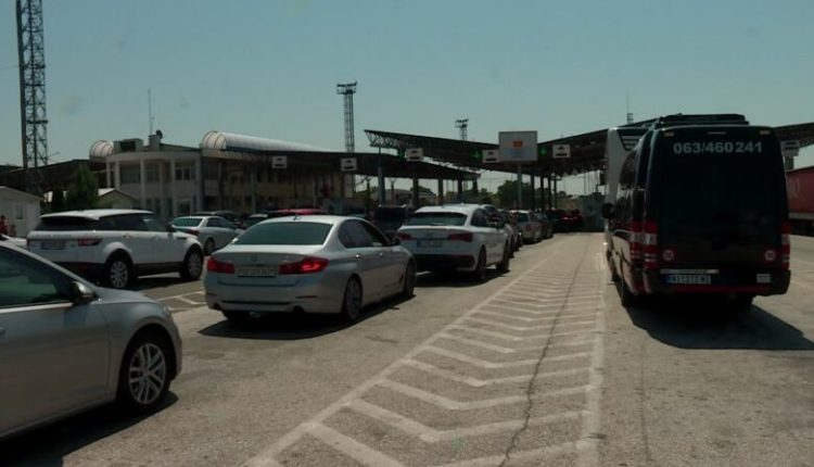 Në vendkalimet kufitare pritet rritje e intensitetit të trafikut