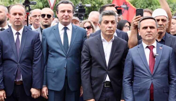 “Viça”, Albin Kurti dhe treshja Kasami, Mexhiti dhe Gashi (VIDEO)