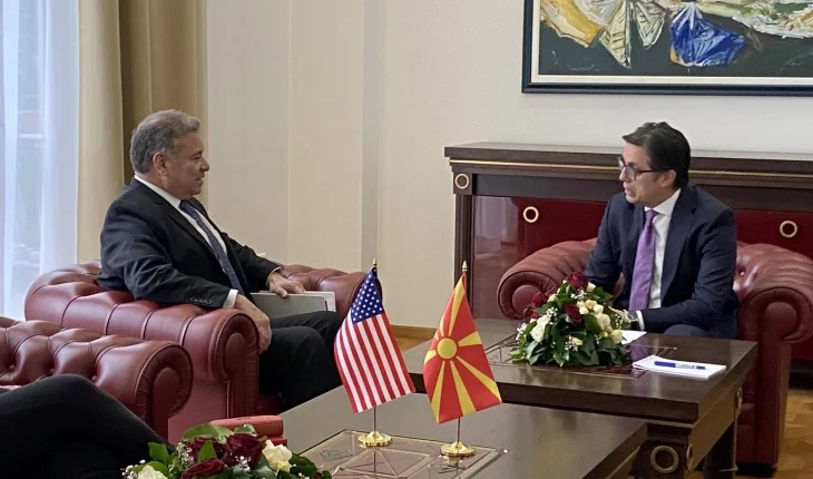 Pendarovski – Eskobar: Uashingtoni pret që Maqedonia e Veriut ta vazhdojë rrugën drejt anëtarësimit të barabartë në BE