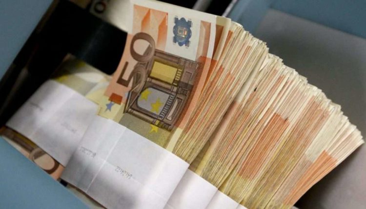 Skandali me kreditë e shpejta, infermierja nga Shkupi duhet të paguaj mbi 2500 euro, pasi që dikush i mori kredi në emrin e saj