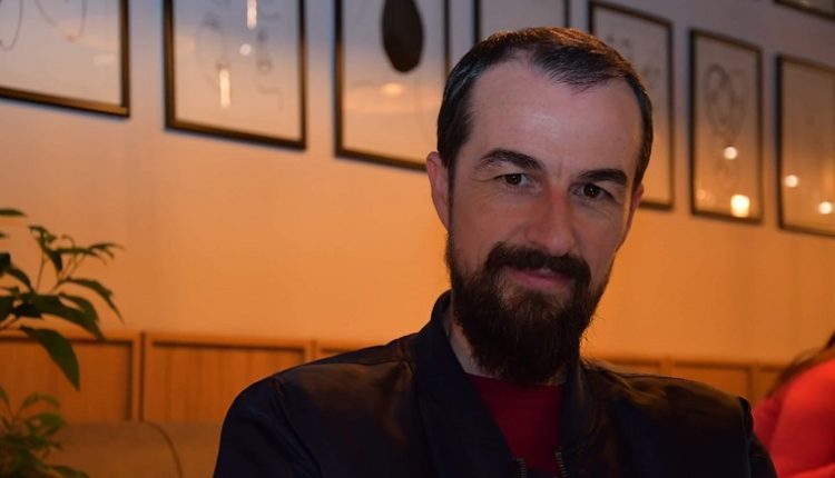 Mirë se vini në vendin ku politikanët kanë vjedh gjithçka, vetëm diplomat i kanë blerë