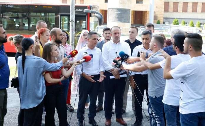 Mexhiti, Gashi e Kasami me kritika ndaj Talat Xhaferit