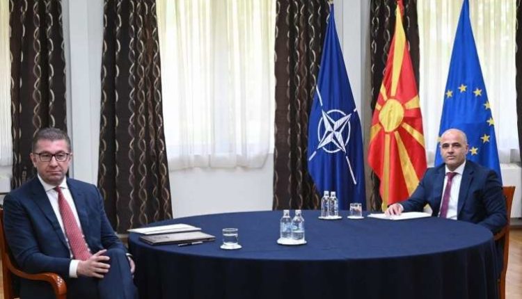 Mickoski: S`ka gjasa teorike të kalojnë ndryshimet kushtetuese!