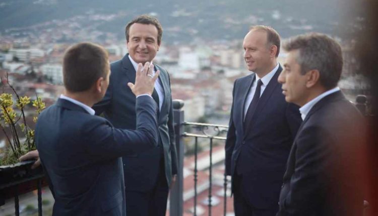 Paradoksi i opozitës shqiptare të ‘Severnës’ dhe qëndrimi i pandryshuar i pozitës servile!