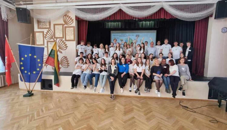 Mbyllet me sukses  ERASMUS+ PROJEKTI “Make your school smart” që u mbajt në Lituani
