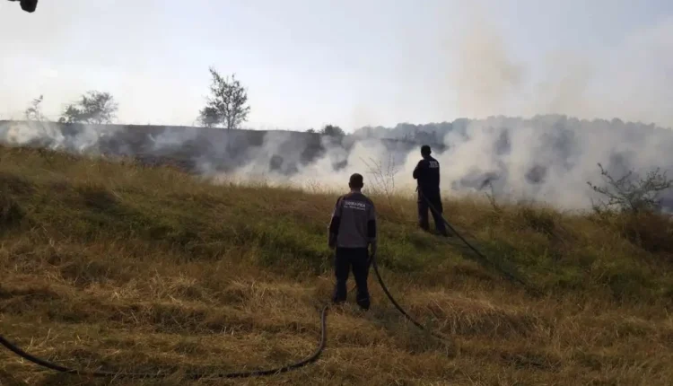 Zjarr afër fshatrave Rugjincë dhe Belakovc në komunën e Nagoriçanit të Vjetër