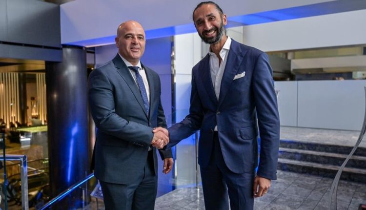 Kovaçevski në takim me Xhasvinder Kaira, drejtor udhëheqës në grupacionin “Blekstoun”