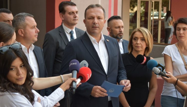 Spasovski: Së shpejti do ta gjejmë personin që valëviti flamurin e Shqipërisë së Madhe në Tetovë