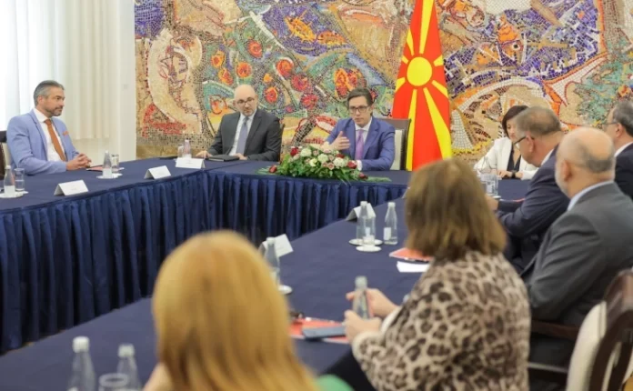 Pendarovski i pranoi letrat kredenciale të ambasadorit të ri të Sllovenisë, Gregor Presker