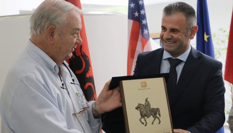 Visar Ganiu shpreh ngushllime familjes për vdekjen e Ferdit Muratit