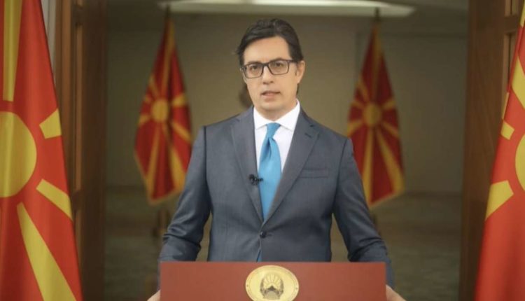 Pendarovski: Shteti ka shumë njerëz të zgjuar dhe të virtytshëm, njerëz që mund të rikthejnë frymën e Republikës