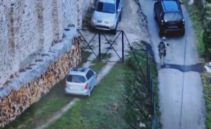 Shtatë shtetas të Maqedonisë janë në një hotel në afërsi të manastirit ku u strehuan terroristët që sulmuan policinë e Kosovës
