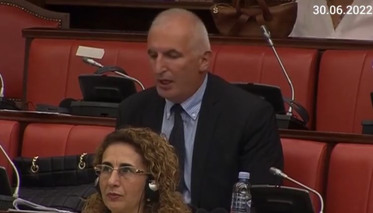 Nuk e bën Bilall Kasami rrugën e Banjës së Tetovës, Adnan Neziri i siguroi mjetet (VIDEO)