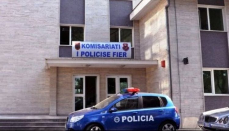 Shpullë nënës së nxënësit pasi i kërkoi të mos i dhunonte djalin, procedohet penalisht mësuesja në Fier