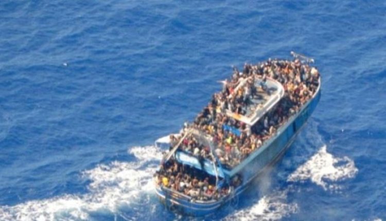 Gjenden 14 emigrantë dhe një burrë i vdekur në një ishull të vogël grek