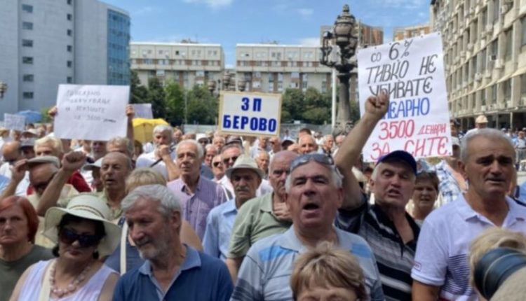 Pensionistët sot protesta para Qeverisë së RMV-së, autoritetet bëjnë analiza nëse mund të përballohet rritja e pensioneve