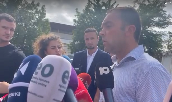 Avokati i familjes së 3-vjeçarit: Fëmija tregon se ka qenë i izoluar prej të tjerëve – duhet t’i nënshtrohet trajtimit