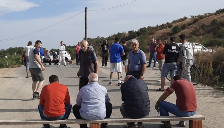Eco Guerilla përkrah protestat e banorëve të fshatit Konjare për ndërprerjen e gërmimeve për rënë dhe zhavorr