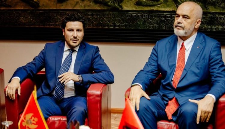Rama me lëvdata ndaj Abazoviqit pas hapjes së shkollës shqipe në Rozhajë: Ma i miri i të tanëve