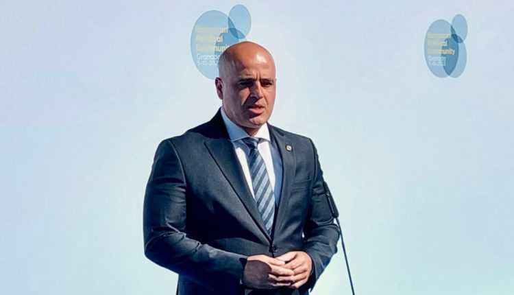 Kovaçevski në Paris në Konferencën e përgjithshme të UNESKO-s, në Forumin parisien të paqes dhe në darkë me presidentin Makron