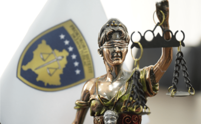 Ngritet aktakuzë ndaj ish-policit serb për mospjesëmarrje në gjykim për një rast të dhunimit seksual gjatë luftës në Kosovë