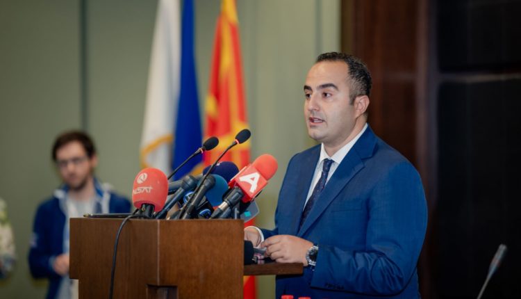 Shaqiri në orën e parë akademike në Fakultetin e Mjekësisë në Shkup