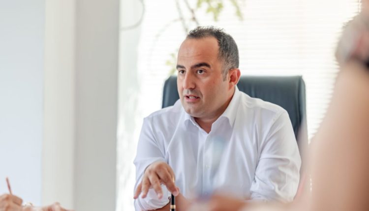 Shaqiri: Librat tanimë janë në duart e nxënësve, suksese në mësime!