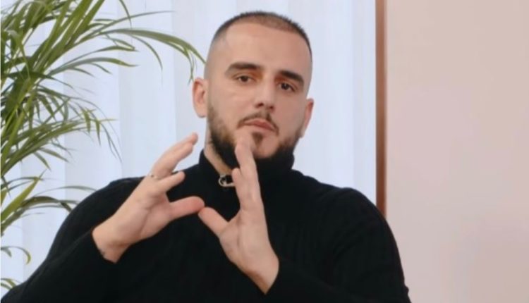 Gold Ag: Mbrëmë policia greke më ndalën dhe më mbajtën të mbyllur deri sot në mëngjes – arsyeja këngët e mia