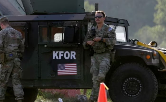 NATO dërgon trupa shtesë në Kosovë, KFOR-i përforcohet me 130 ushtarë rumunë