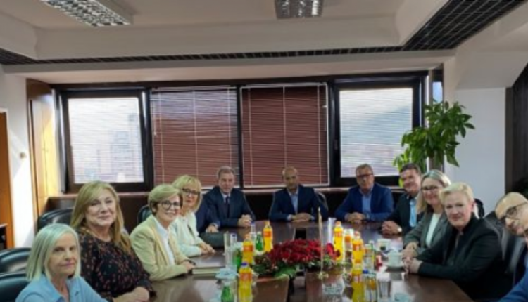 Aggeler kërkon që politika të mos ndërhyj në proceset gjyqësore
