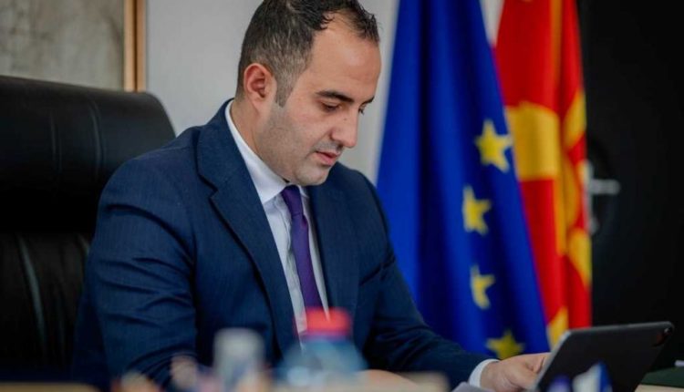 Ministri Shaqiri: Brenda një viti pagat në arsim janë rritur për 35 për qind (VIDEO)