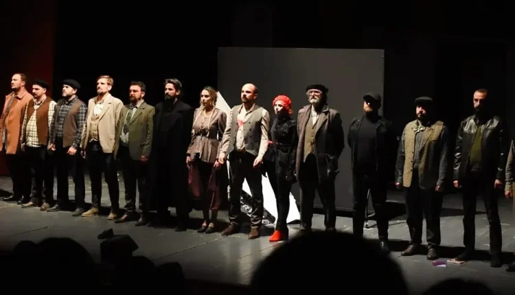 Teatri i Tetovës i fitoi çmimet kryesore në Festivalin Teatror të Dibrës