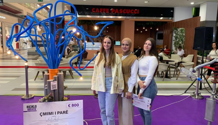 Studentët e UT-së e fituan vendin e parë dhe të dytë në konkursin ndërkombëtar të arkitekturës “Riciklo Kreativ”