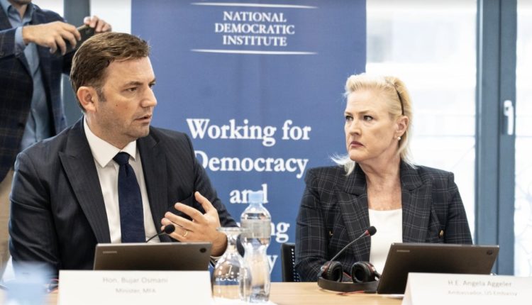 Osmani në  panel diskutimi për mbështetjen e mbrojtësve të demokracisë nga Afganistani