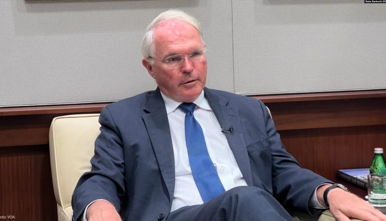 Hill: Nuk më intereson se mik i kujt është Radoiçiqi