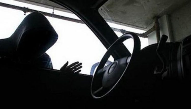 Prishtinë: Burri raportoi në polici se iu thye xhami i veturës dhe iu vodh revolja me leje