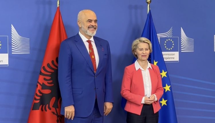 Samiti i Procesit të Berlinit, presidentja e KE mbërrin sot në Tiranë, takim me Begajn dhe konferencë me Ramën