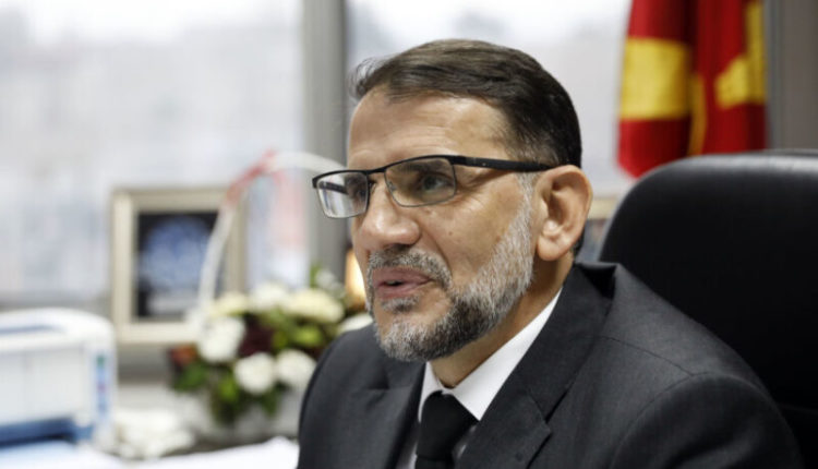 Ish-kryetari i Gjykatës Kushtetuese, Salih Murat, lëshon kërkesë Talat Xhaferit dhe deputetëve për përdorimin e gjuhës turke në Kuvend