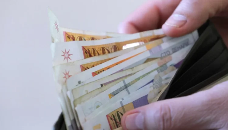 Qytetarët janë më të shqetësuar se kompanitë për të shlyer borxhet e tyre