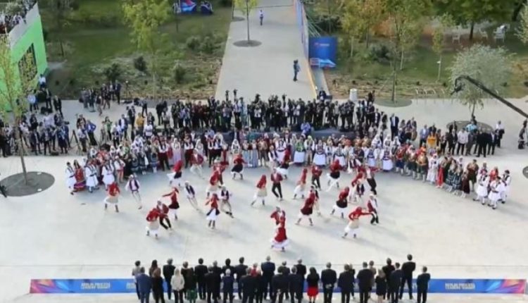 Këngë e valle në Samitin e Procesit të Berlinit, artistët performojnë para liderëve europianë