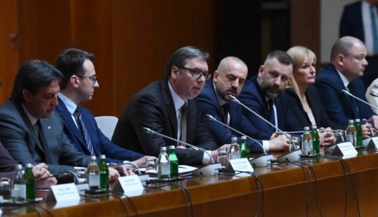 “Duhet të marrësh masa menjëherë”: Senatori amerikan i drejtohet ashpër Vuçiqit pas lirimit të Radojiçiqit