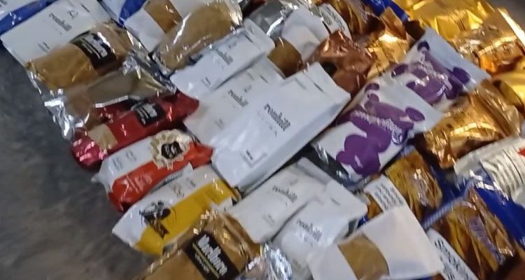 Dogana sekuestroi duhan të rrezikshëm për shëndetin e qytetarëve