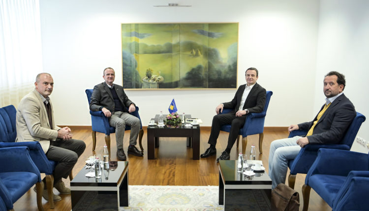 Kryeministri Kurti priti në takim  Taravarin dhe Snopçen
