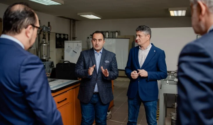 Ministri Shaqiri e filloi axhendën për vizitë në institucionet e arsimit të lartë dhe ato shkencore